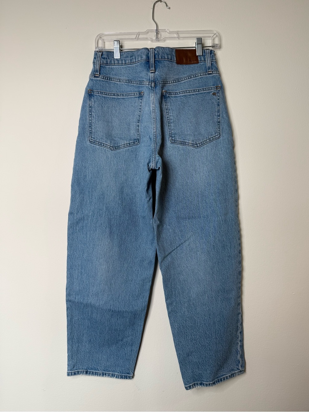 Madewell Balloon Women’s jeans in light blue wash - Picture 2 of 5